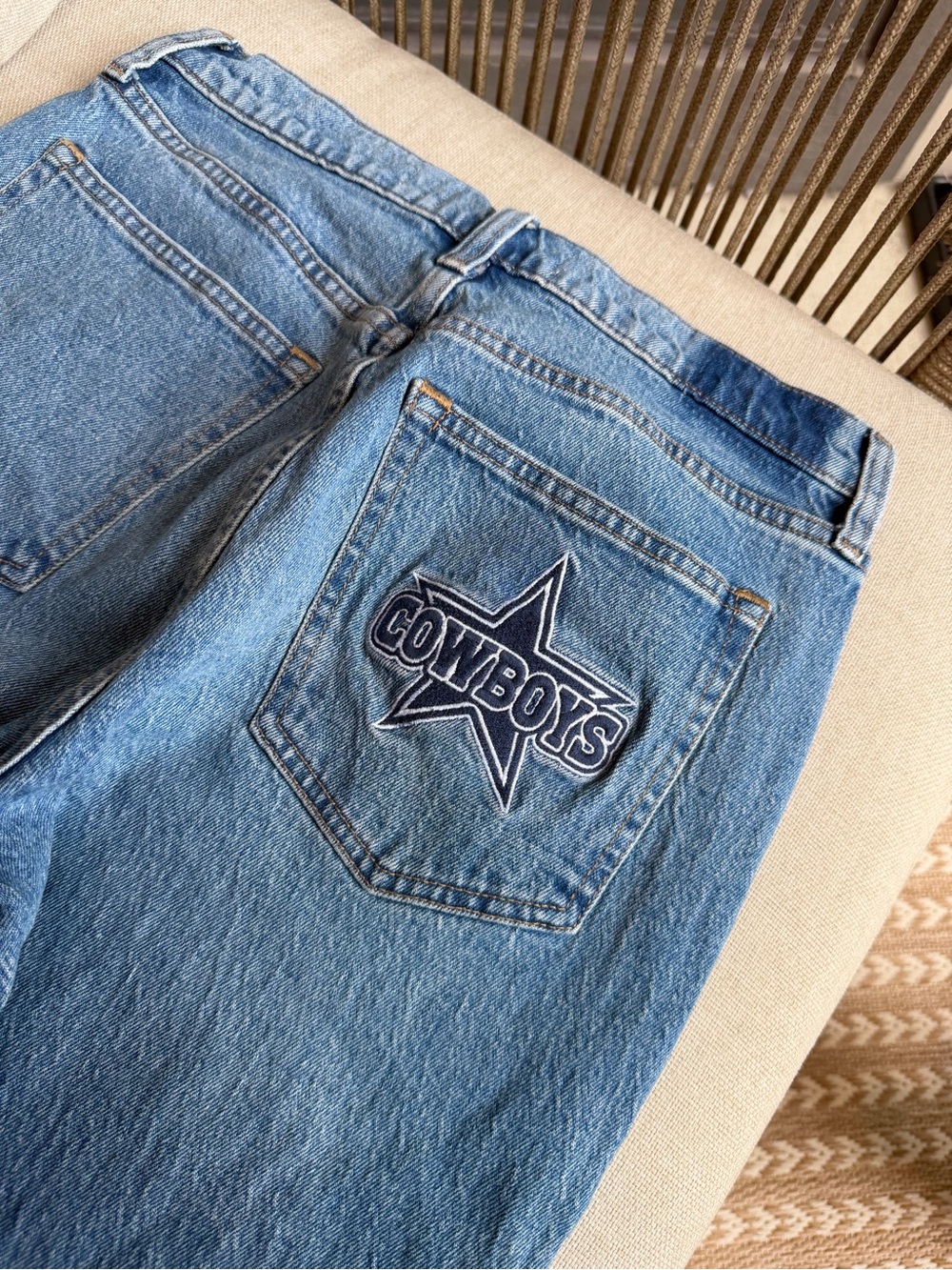 Abercrombie & Fitch Women’s Medium Blue Relaxed Jeans - Dallas Cowboys - 28 Long